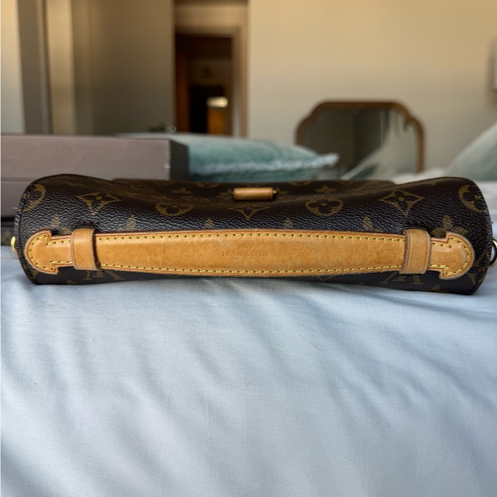 Louis Vuitton Pochette Métis - Picture 5 of 13